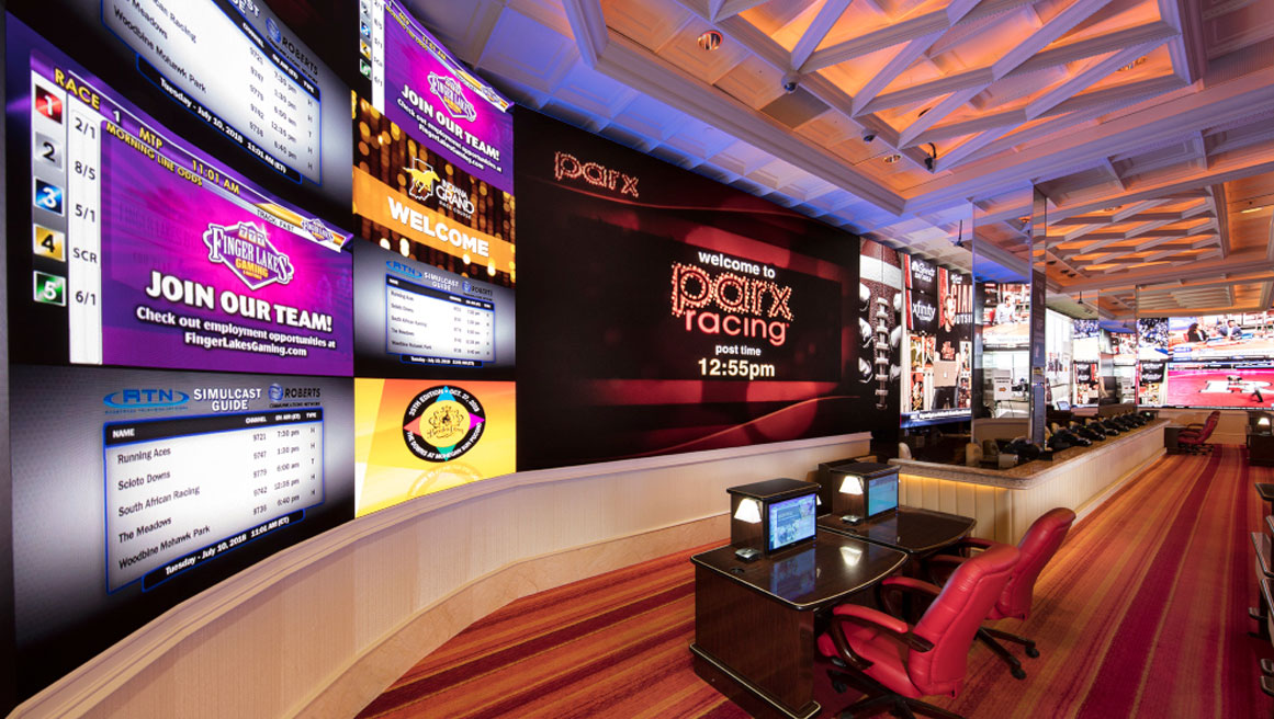 Die Lobby der Hauptveranstaltung von Parx Racing wird von BrightSign Digital Signage-Playern unterstützt