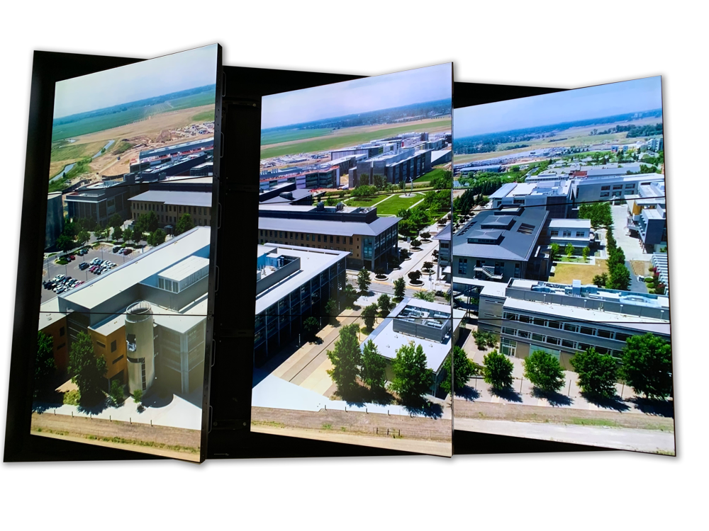 De campus van UC Merced weergegeven op meerdere schermen met behulp van een BrightSign-speler