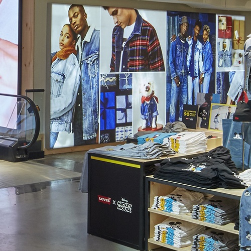 Retail digital signage