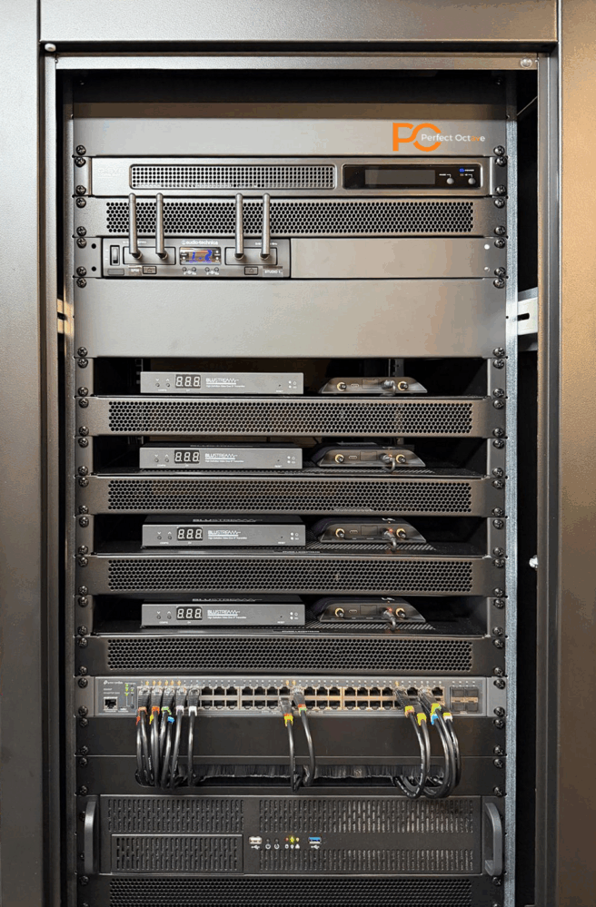 Reproductores de señalización digital BrightSign especialmente diseñados para su instalación en bastidores existentes